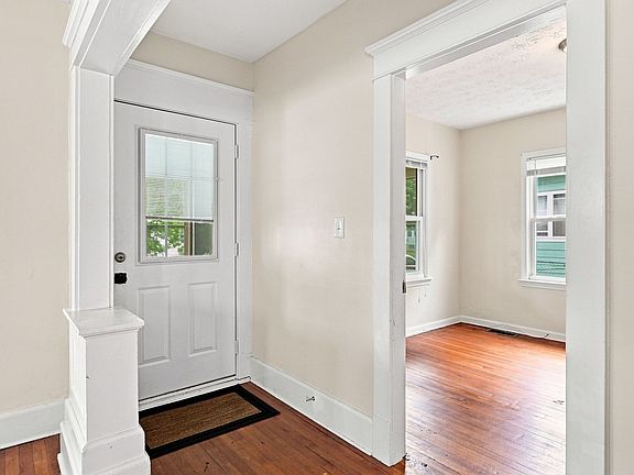 5th image of 118-120 Commonwealth Ave