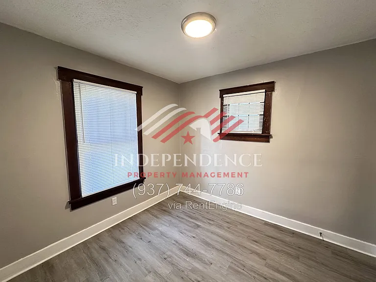 2720 Dwight Ave — Photo 13