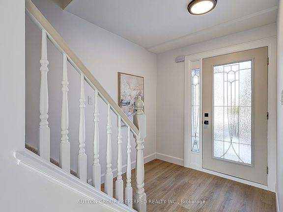 5th image of 35 Rostherne Cres