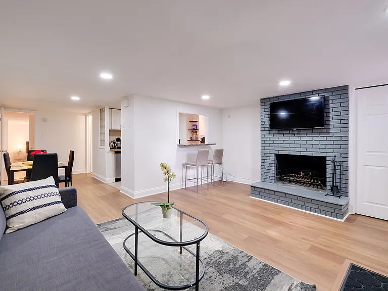 1427 S St NW #B — Photo 11