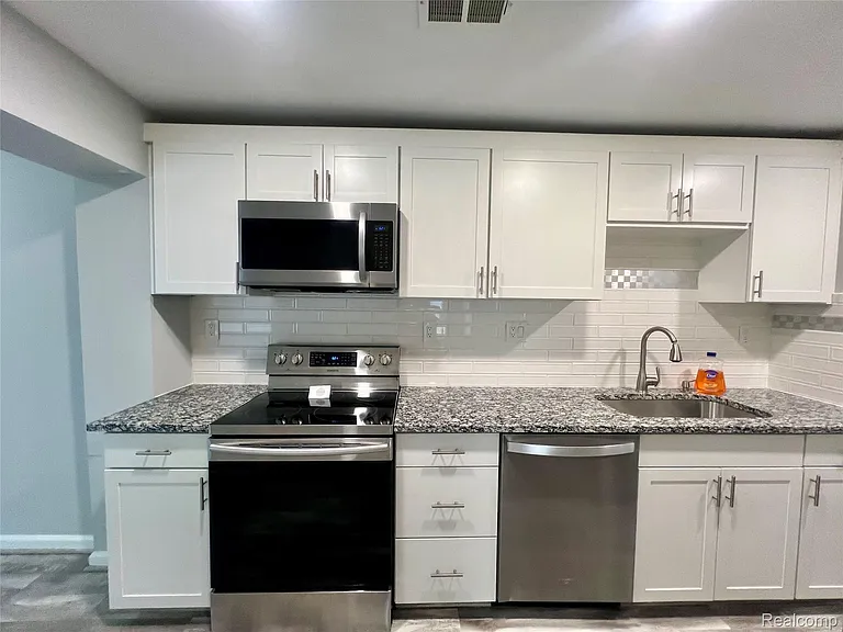 48677 Sugarbush Rd #2 — Photo 5