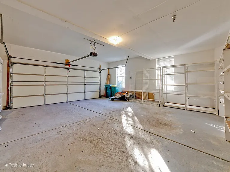121 Commons Ct — Photo 29