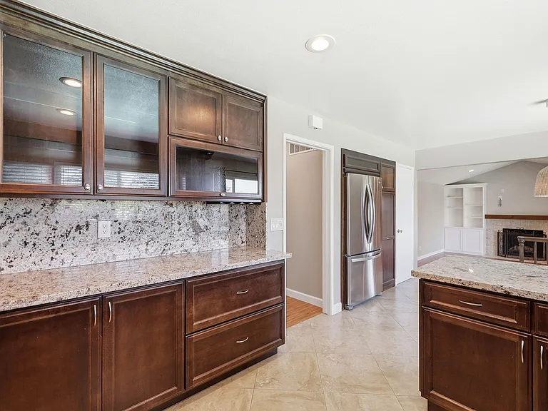 181 Piazza Way — Photo 17
