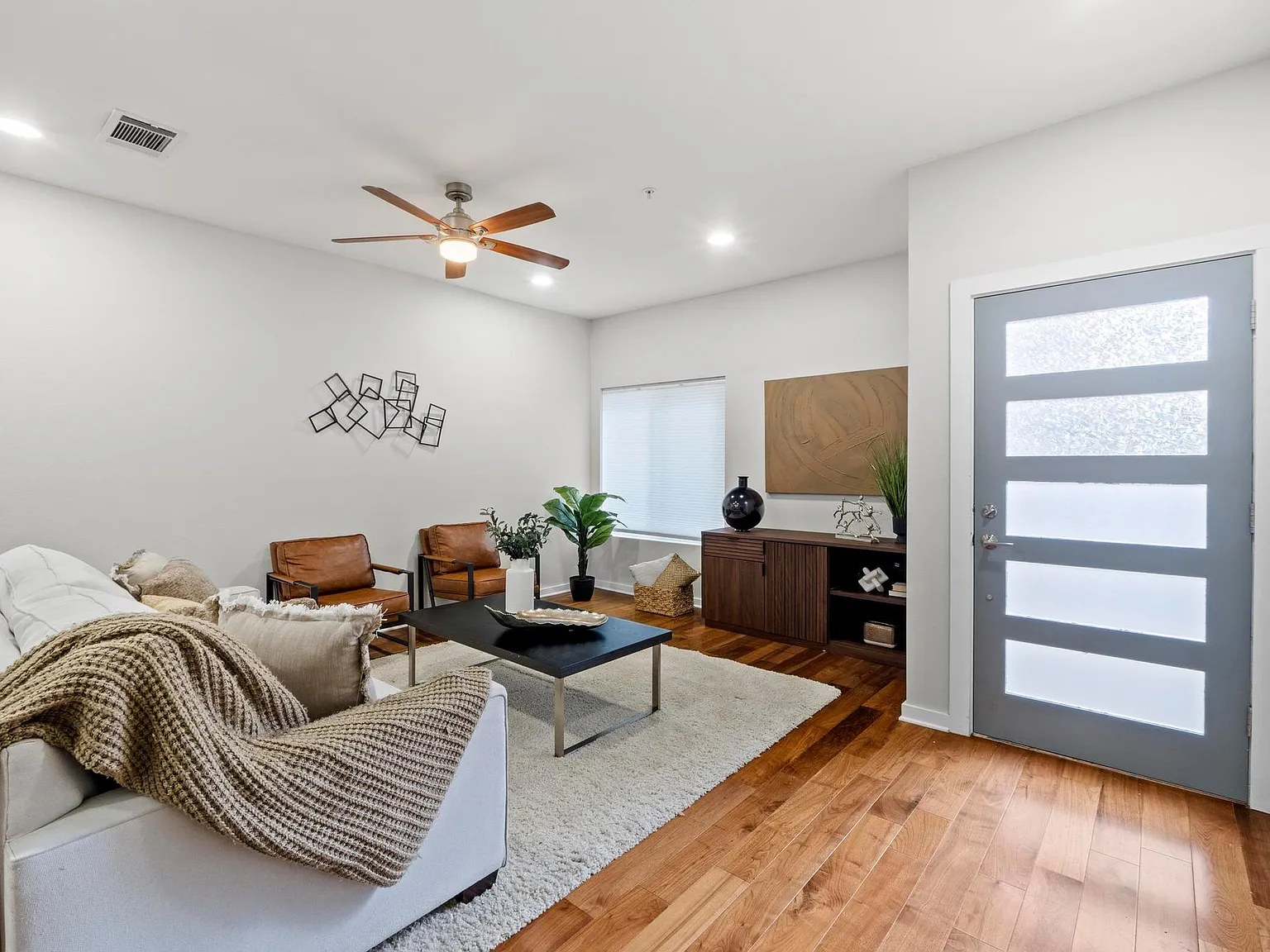 2 bed, 2.5 bath, 1538 sqft, $2,250 — Photo 4