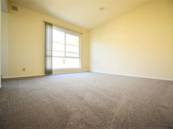 5th image of 2801 Summit St APT 305