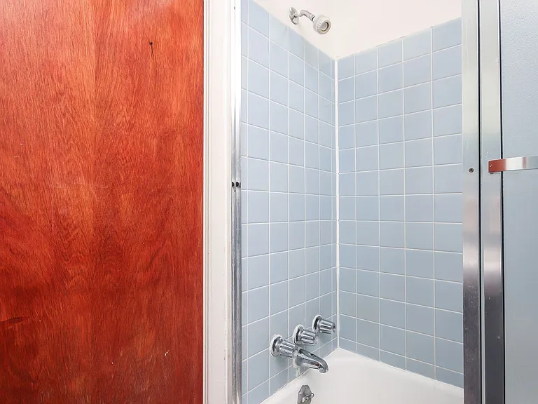 1309 S University Ave — Photo 12