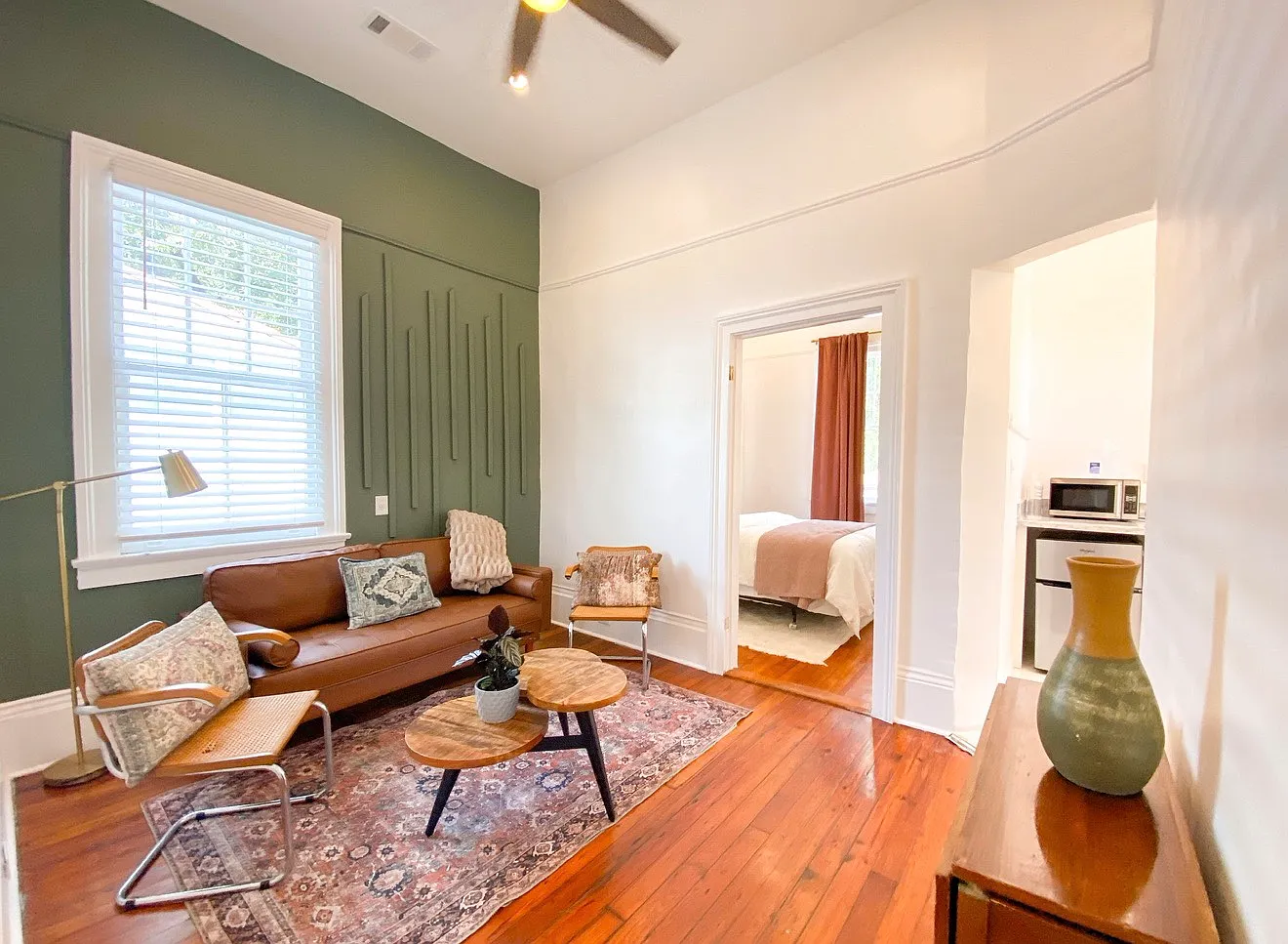 1 bed, 450 sqft, $1,162 — Photo 1