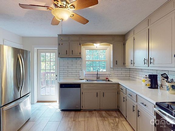 3rd image of 102 Osteen Dr