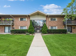 7422 Brookdale Dr #1-108, Darien, IL