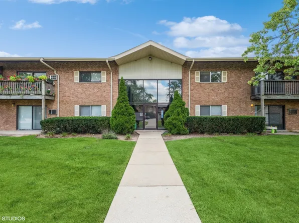 7422 Brookdale Dr #1-108, Darien, IL 60561