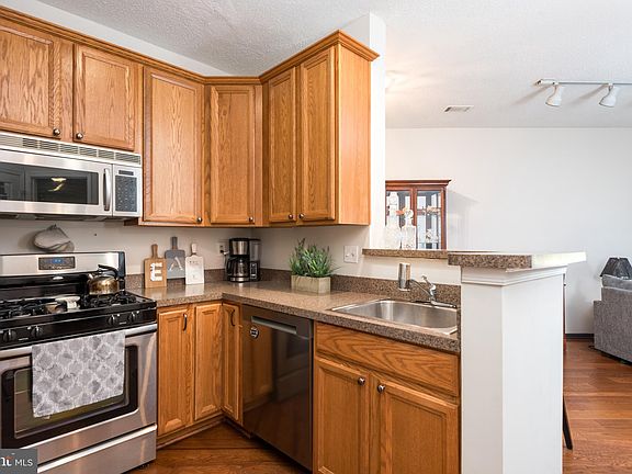 4th image of 6011 Rosebud Ln APT 101
