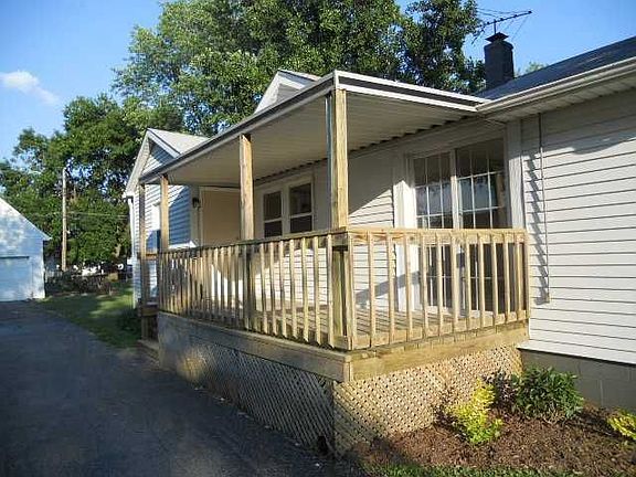 2nd image of 833 Woodrow Ave