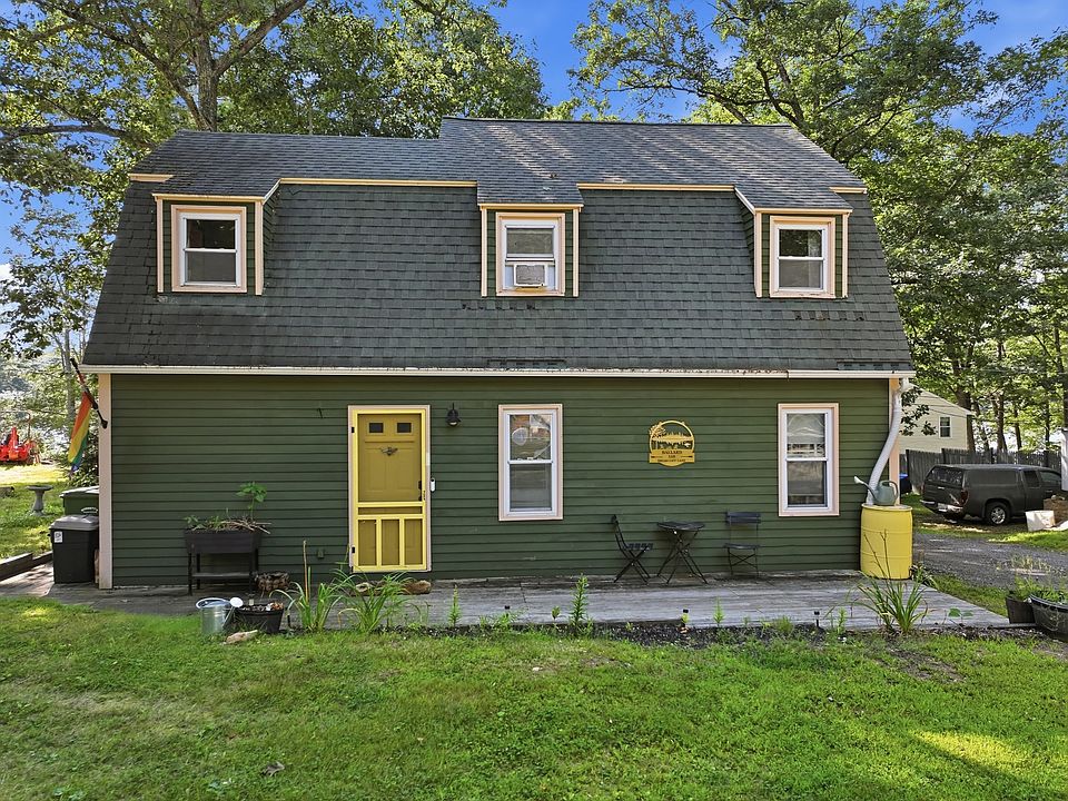 1st image of 24 Briarcliff Ln
