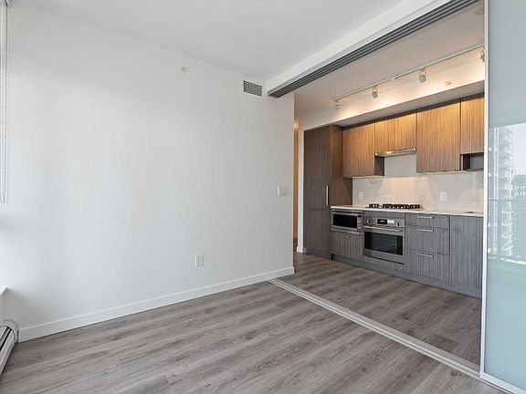 5th image of 13350 Central Ave #1101