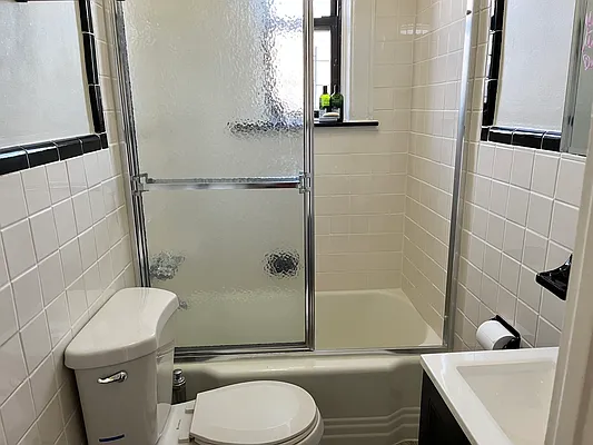 Rented by Evergreen Realty & Investments | media 23