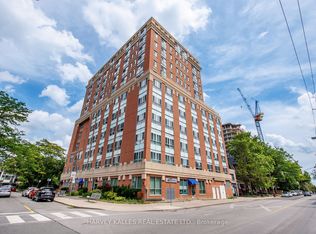 15 Maplewood Ave #212, Toronto, ON M6C 4B4