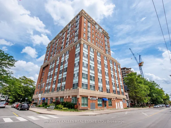 15 Maplewood Ave #212, Toronto, ON M6C 4B4