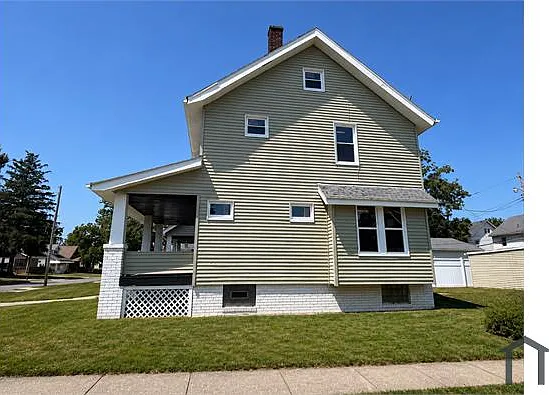 13827 Thornhurst Ave — Photo 11