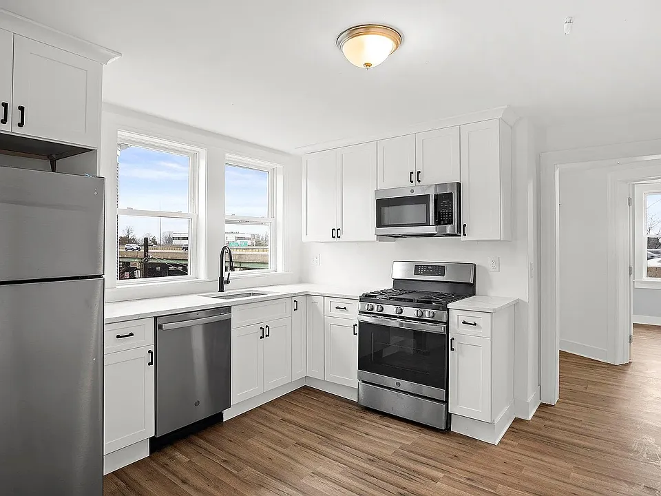 2 Redfield St #3