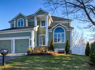 3 Edward Dr, Winchester, MA 01890