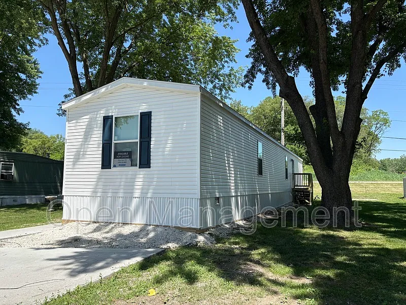 3 bed, 2.0 bath, 1216 sqft, $1,199 — Photo 2