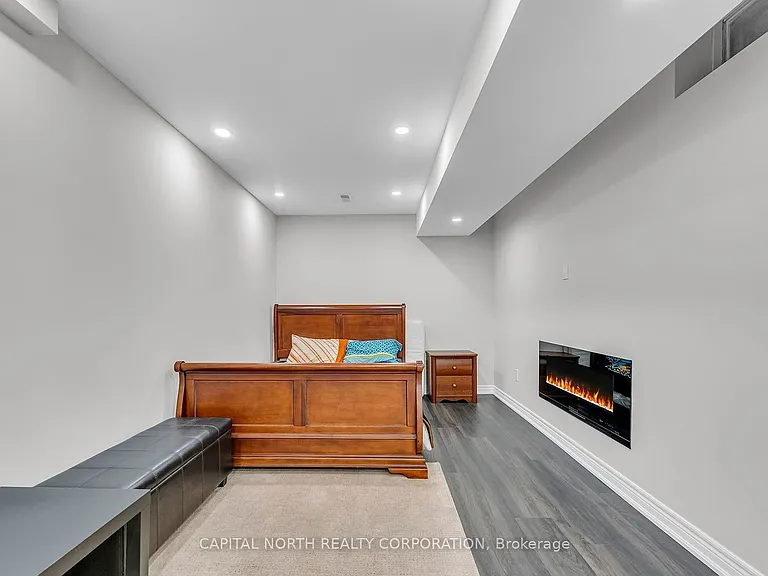 66 Waterbury St — Photo 7