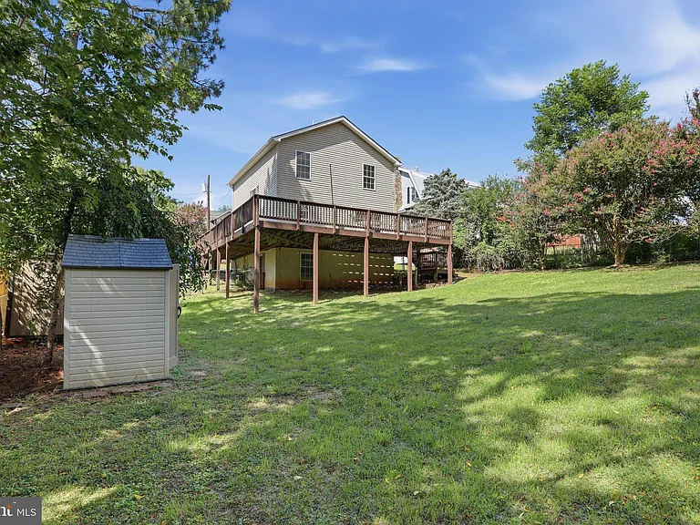 19 Fairview Ave — Photo 38