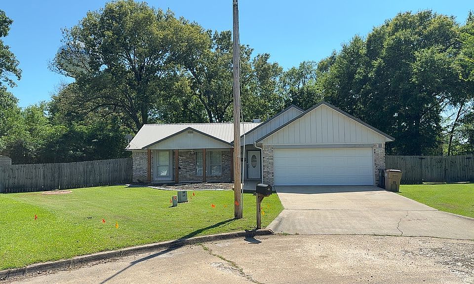 1st image of 13 Wilder Pl