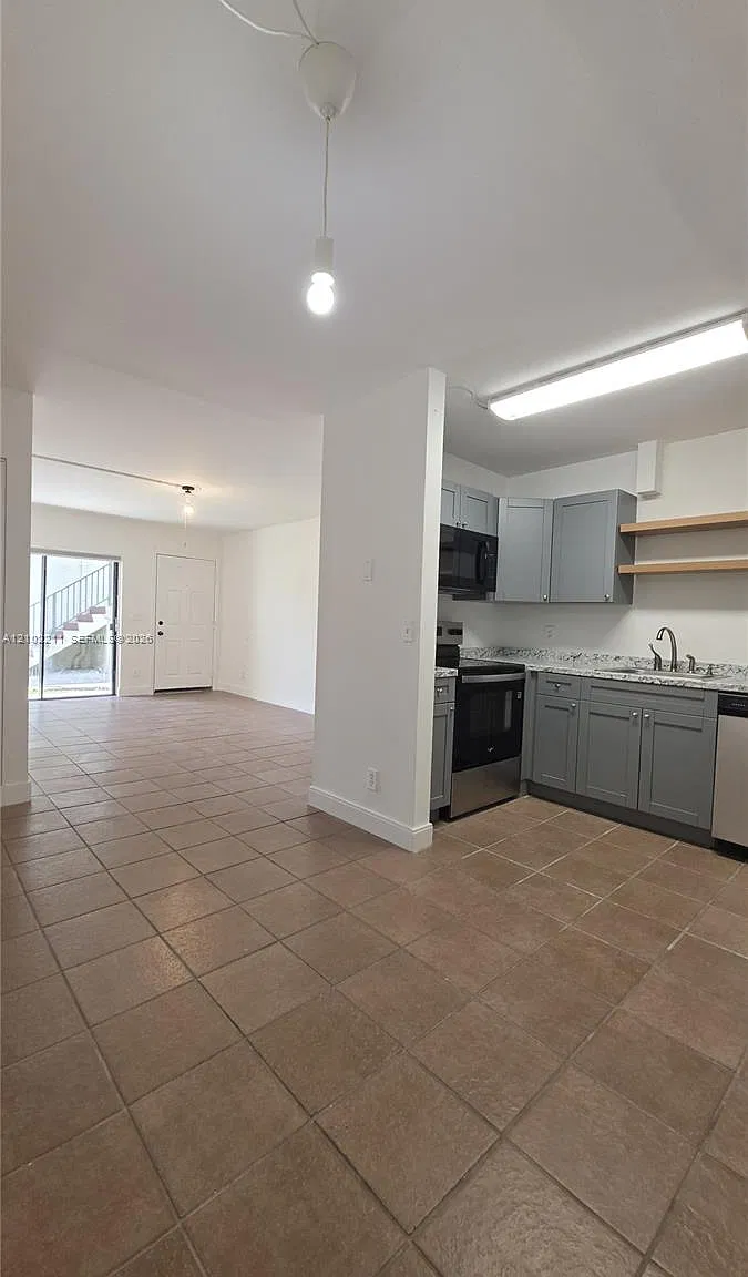 Springs Park Condo — Photo 4