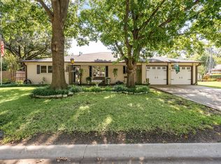 305 SW Dian St, Burleson, TX 76028