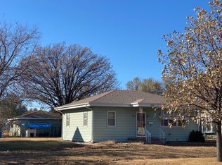 1115 Park St, Larned, KS 67550
