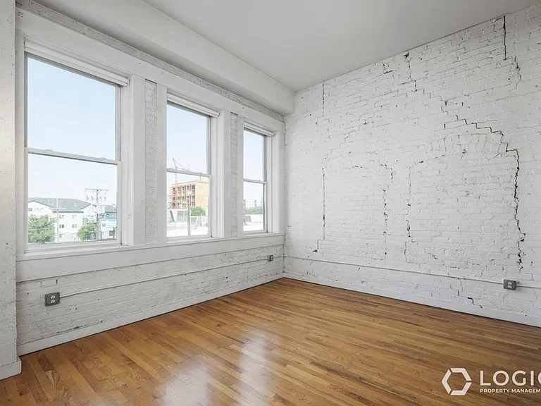 159 W Broadway #304 — Photo 16