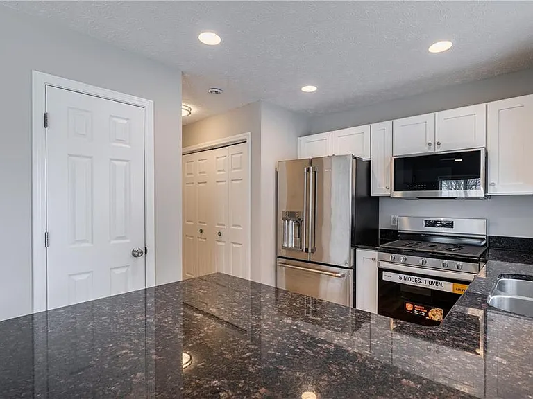 211 Harmony Ct — Photo 12