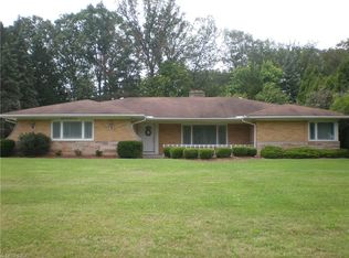 8128 Dalepoint Rd, Independence, OH 44131
