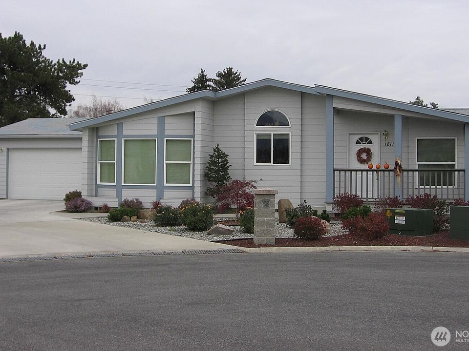 1st image of 1811 Heritage Drive