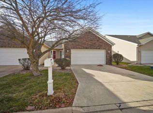 2716 Westbrook Dr, Bloomington, IL 61705