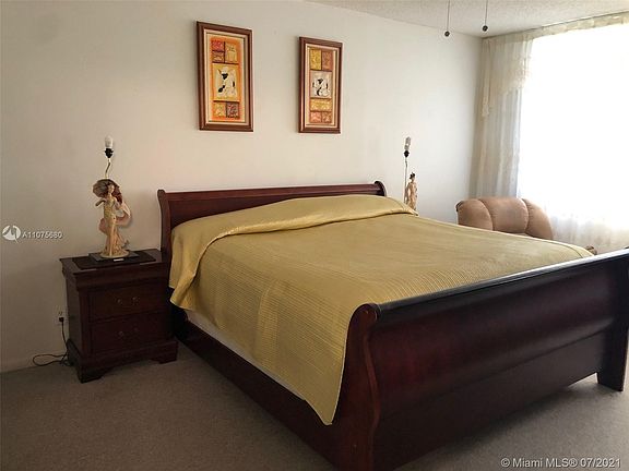 5th image of 4330 Hillcrest Dr APT 316