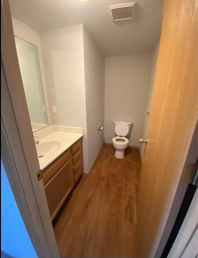 200 Clay St — Photo 2