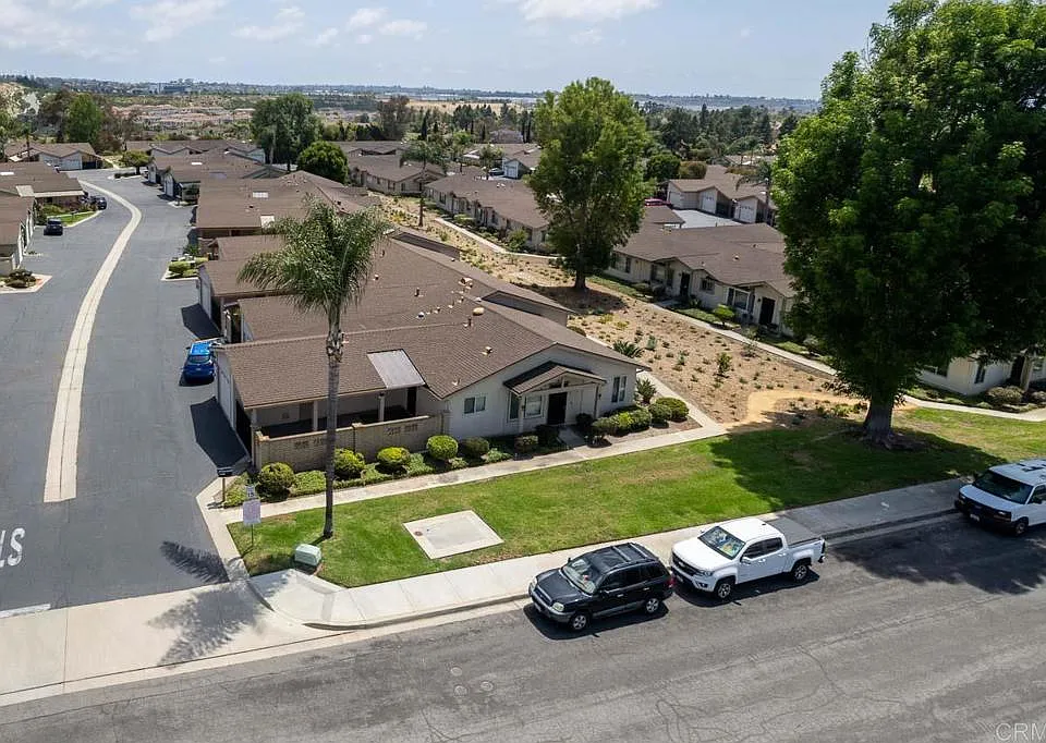 1025 Plover Way