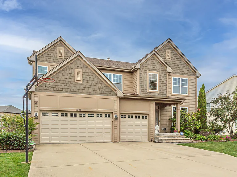 1396 Conrad Ln — Photo 2
