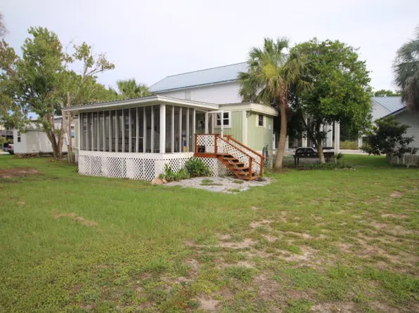 11 SE 908th Ave, Old Town, FL 32680