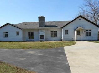 26 1st Ave, Montgomery, IL 60538