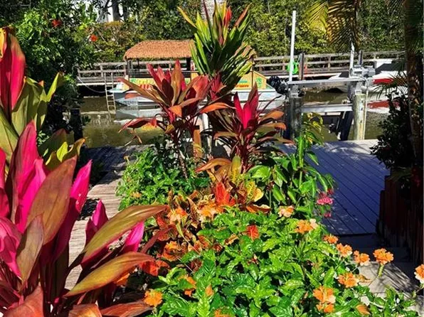 1575 Curlew AVE W #1, NAPLES, FL 34102