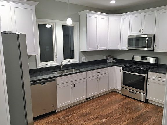 4th image of 701 N 16th Ave