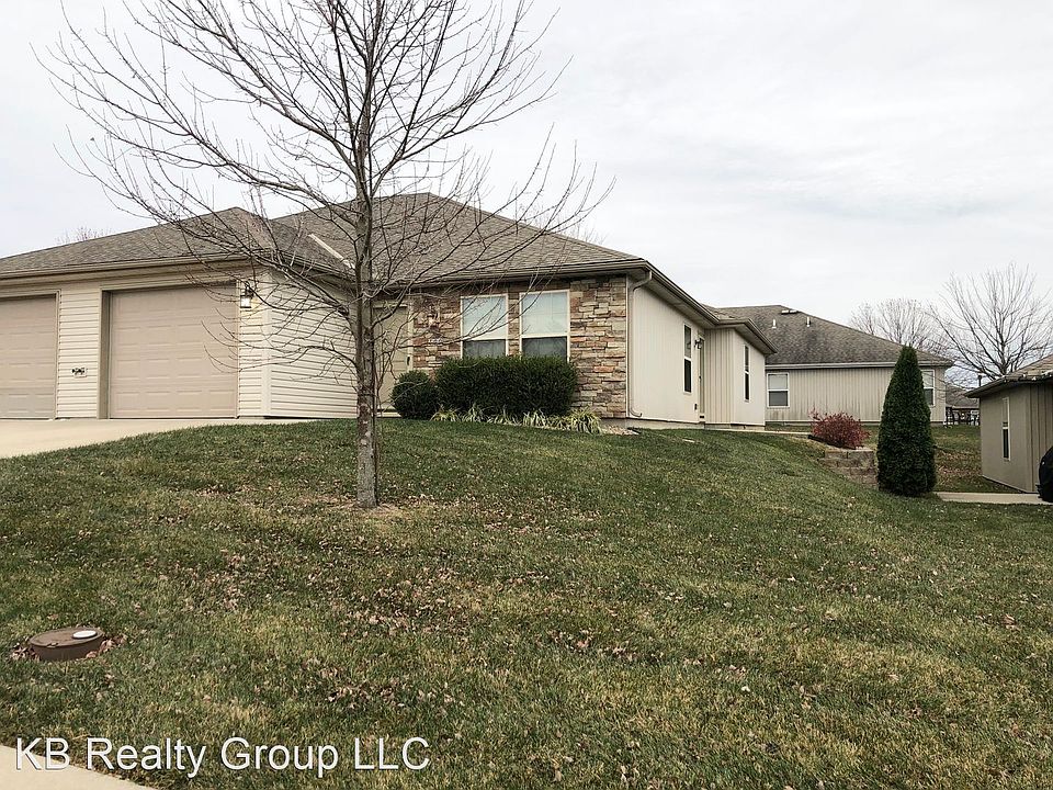 1st image of 100 SE Rose Garden Ln