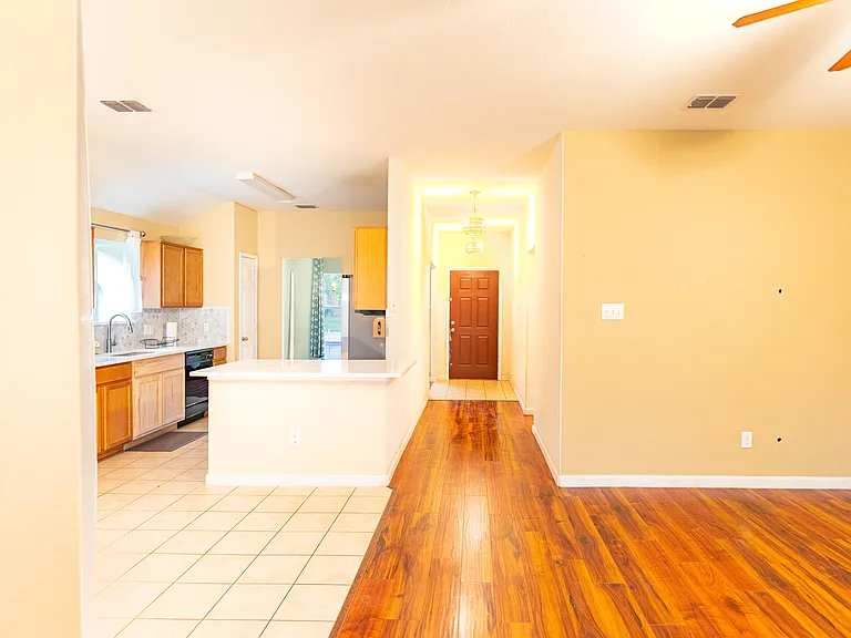 1906 Castaway Dr — Photo 15