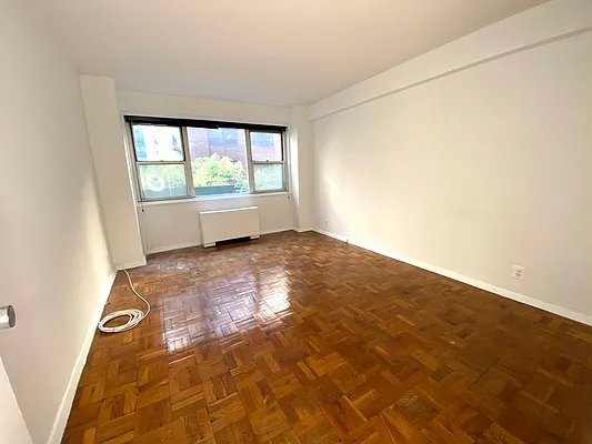 Rented by Waldstar Real Estate LLC | media 15