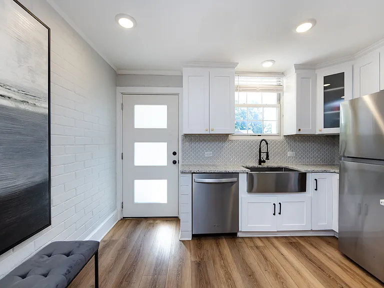 2323 Beacon St #14 — Photo 6