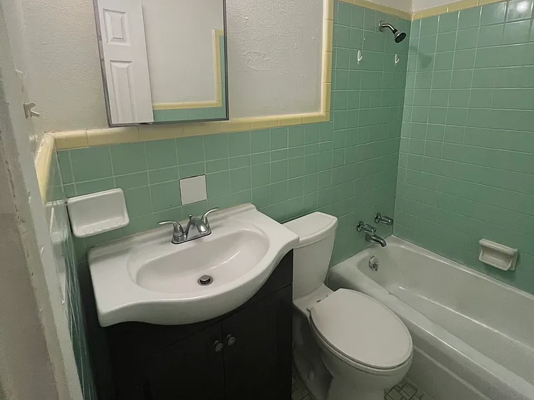 636 N 39th St #2 — Photo 6