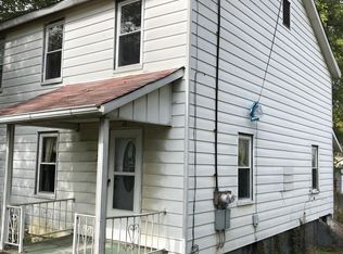 385 1st St, Lawrence, PA 15055